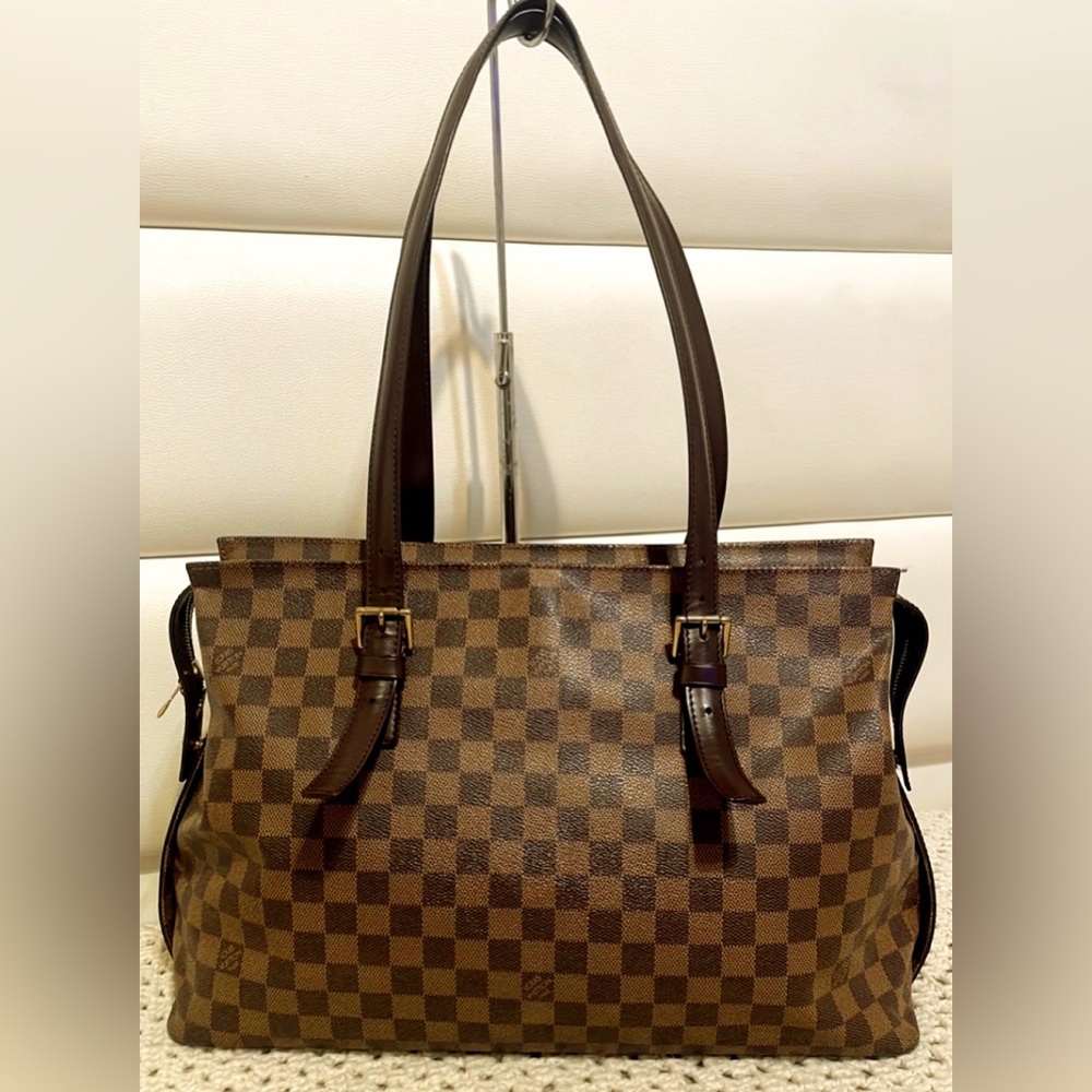 Louis Vuitton Chelsea Tote in very good condition